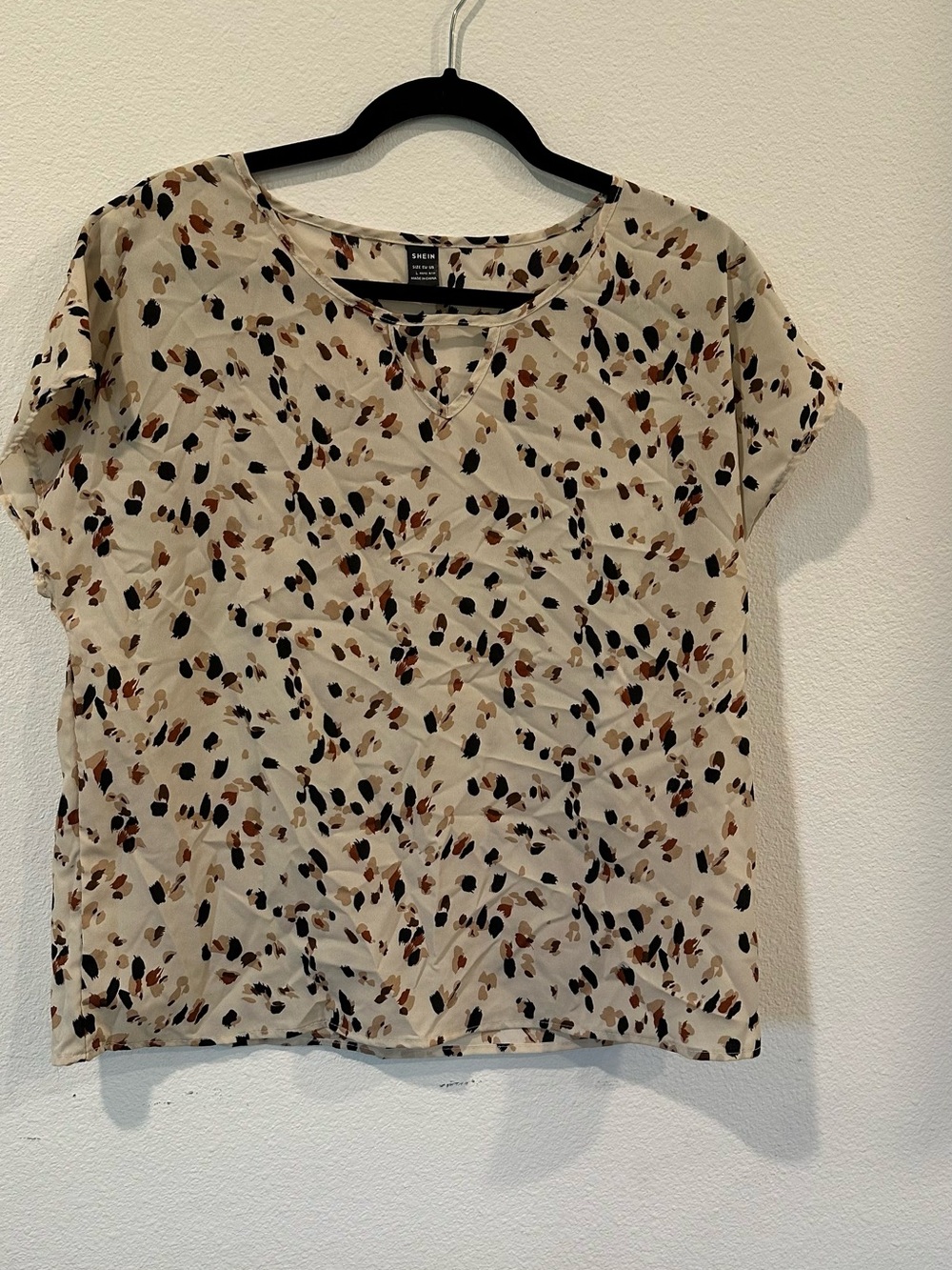SHEIN Beige Short Sleeve Dot-Print Top with Black & Brown Accents